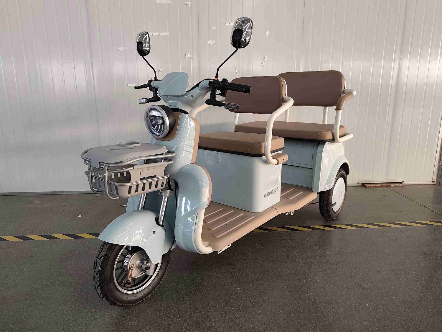 电动正三轮摩托车