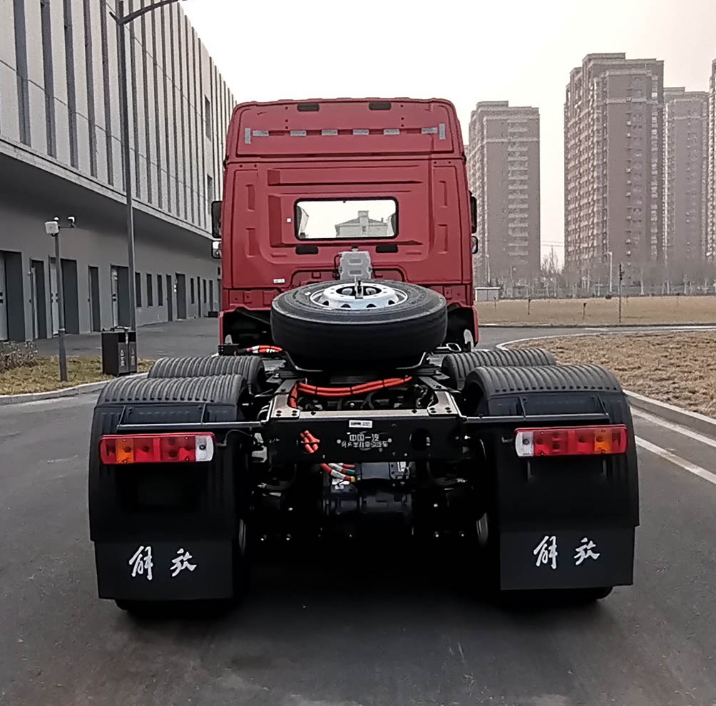 解放牌CA4257P26T1BEVA80纯电动牵引汽车公告图片