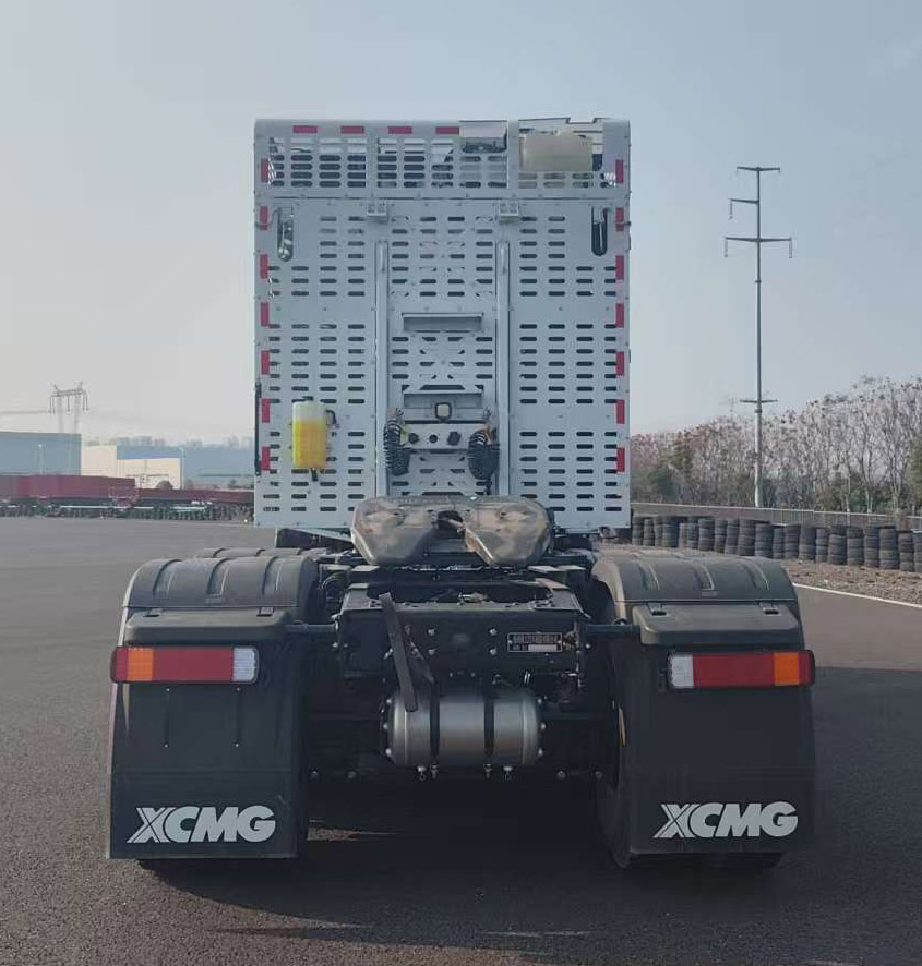 XGA4258FCEVWC1 徐工牌483马力后双桥,后八轮氢气燃料电池半挂牵引车图片