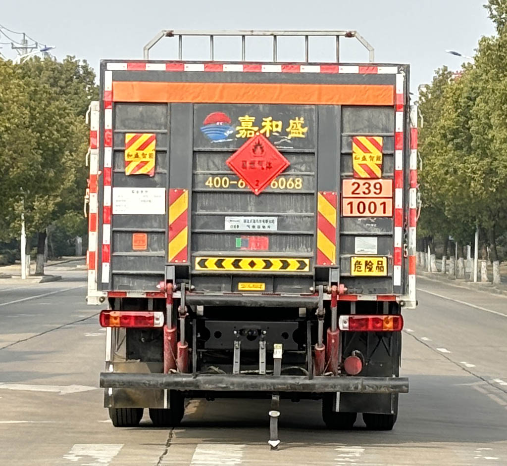 气瓶运输车图片