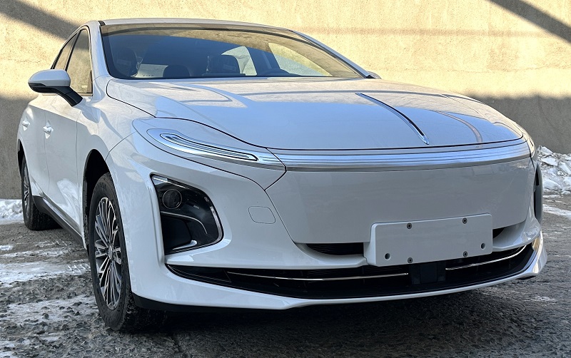 红旗牌CA7000H0EVM型纯电动轿车