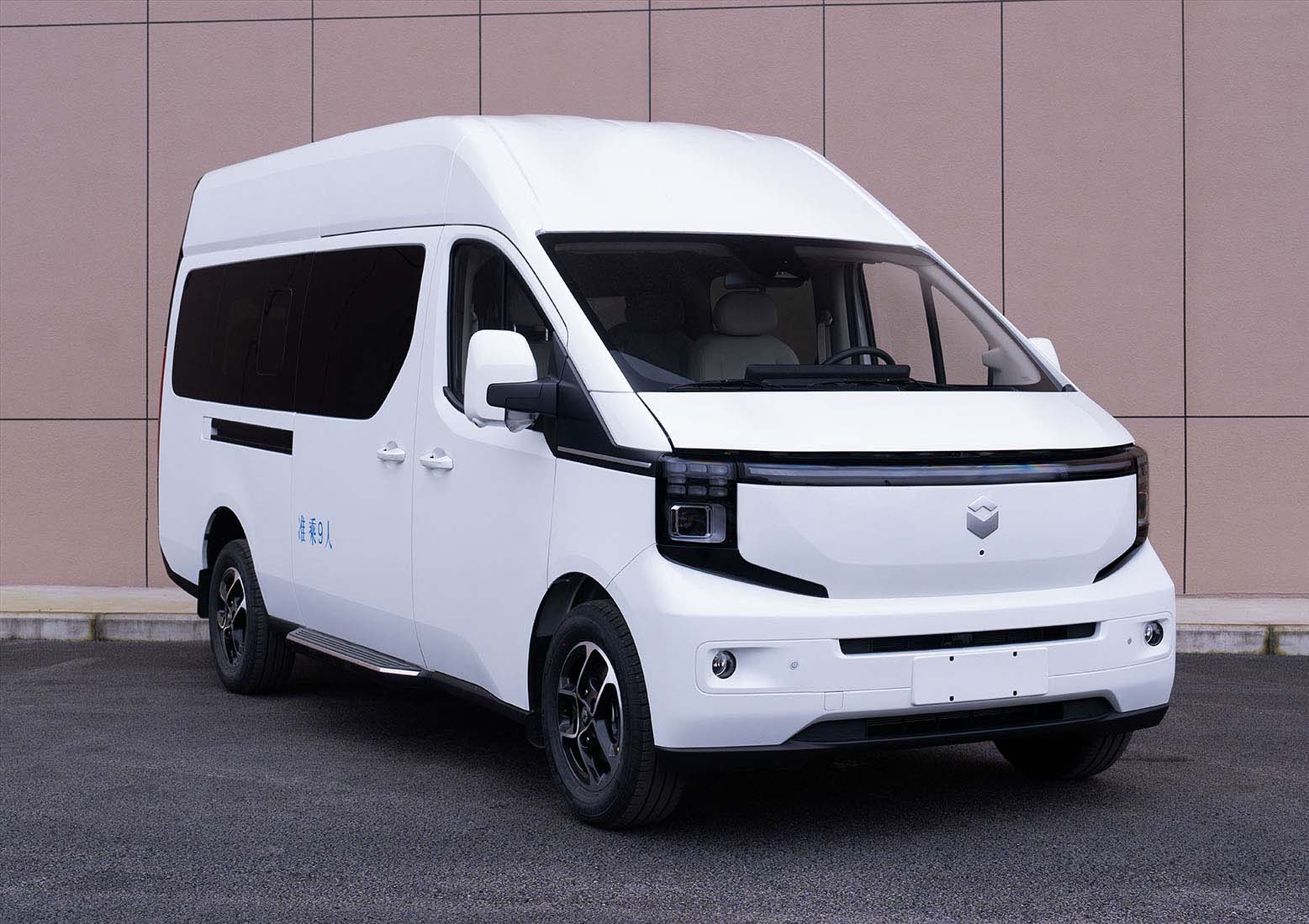 长安牌5.5米7座纯电动多用途乘用车(SC6558AAADBEV)