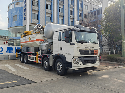 XTP5326THAZZ6型现场混装铵油炸药车图片