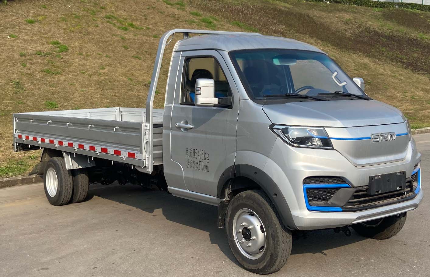 鑫源牌 143马力 纯电动栏板式货车(JKC1034D0X6BEV)
