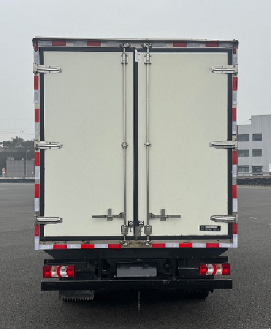 重特牌QYZ5040XLCXGBEV纯电动冷藏车公告图片