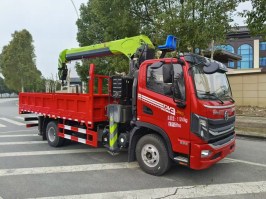 随车起重运输车