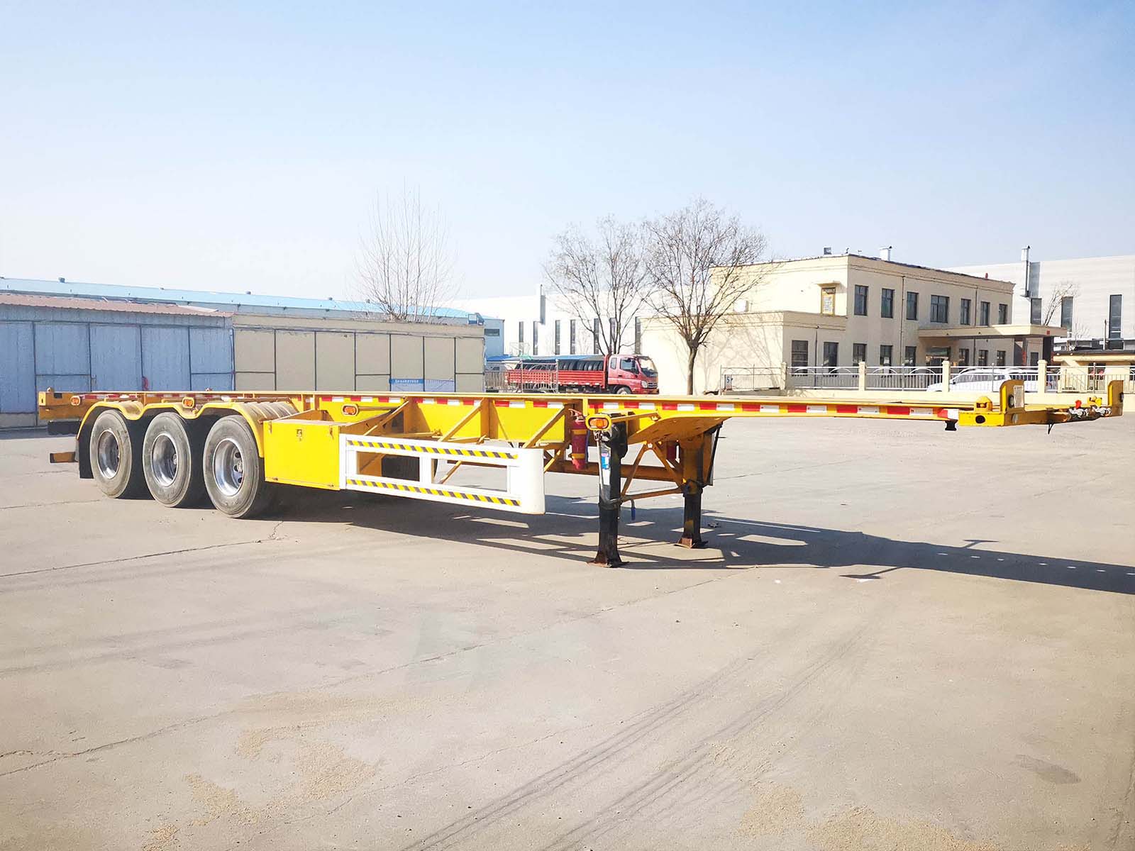 三威牌12.4米34吨3轴危险品罐箱骨架运输半挂车(WQY9400TWY)