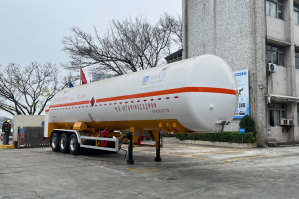低温液体运输半挂车