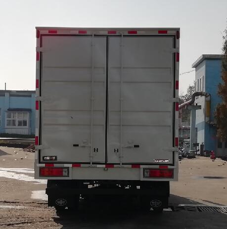 解放牌CA5080XXYP40K59L3E6A84廂式運(yùn)輸車公告圖片