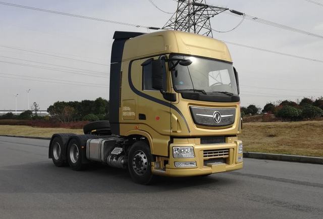 东风牌 600马力 后双桥,后八轮 半挂牵引车(DFH4250C7)