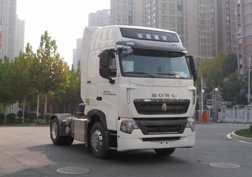 豪沃牌 544马力 单桥 牵引汽车(ZZ4187V361HF1)