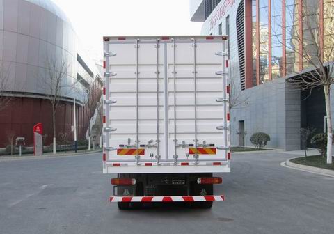 豪沃牌ZZ5317XXYN466GF1廂式運輸車公告圖片