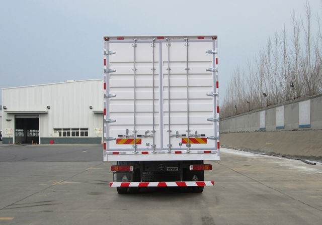 豪沃牌ZZ5257XXYN464GF1廂式運(yùn)輸車公告圖片