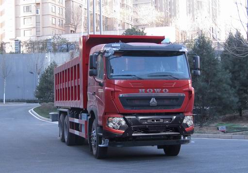 豪沃牌ZZ5257ZLJV414HF1自卸式垃圾车