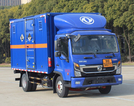 东风牌EQ5095XZW8CD2ACWXP杂项危险物品厢式运输车