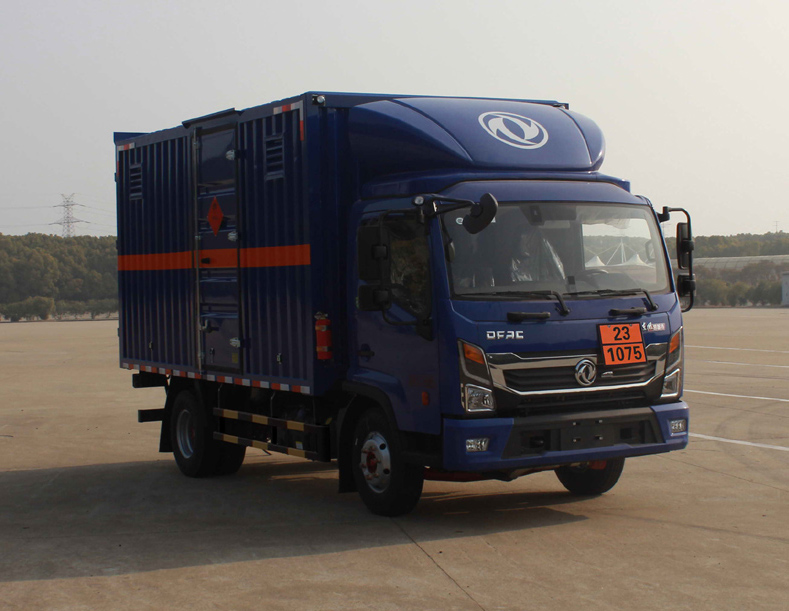 东风牌EQ5095XRQ8CD2ACWXP易燃气体厢式运输车