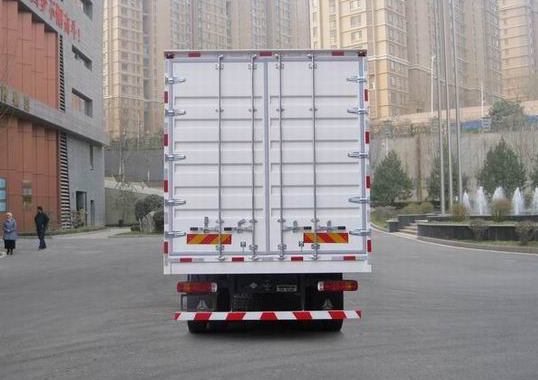 豪沃牌ZZ5257XXYN464GF1CL廂式運輸車公告圖片