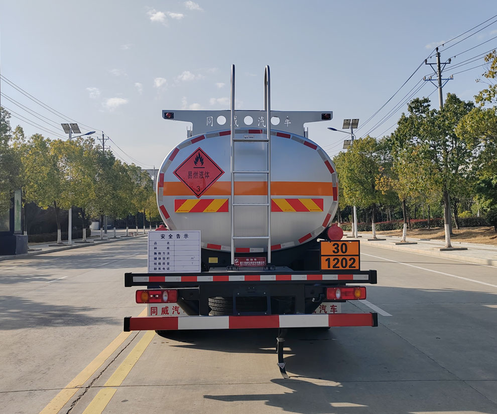 專威牌HTW5180GYYDC6運油車公告圖片