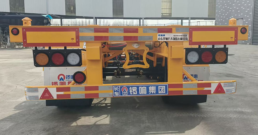 锣响牌LXC9401TJZE集装箱运输半挂车公告图片