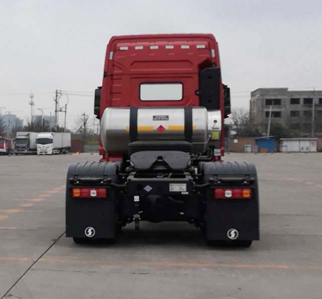 陕汽牌SX4259XD4TLWQ1危险品牵引汽车公告图片