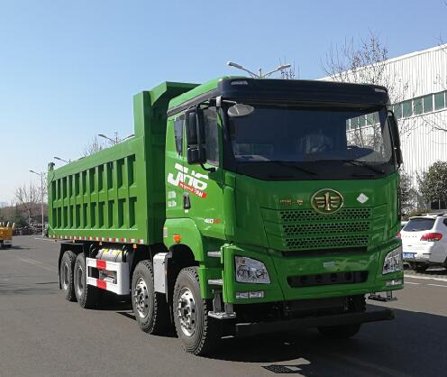 CA3310P27K15L5T4NE6A80 解放牌460马力前四后八LNG8.8米国六平头天然气自卸汽车图片