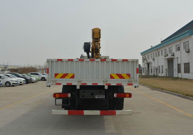 豪沃牌ZZ5257JSQN464GF1隨車起重運(yùn)輸車公告圖片