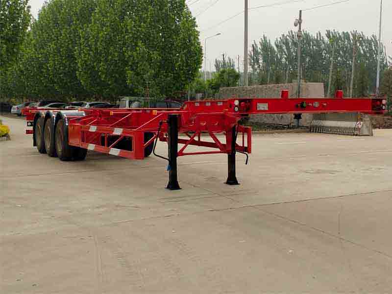 鲁驰牌14米35.2吨3轴集装箱运输半挂车(LC9408TJZE)