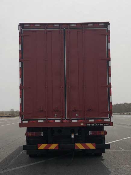 解放牌CA5310XXYP66M25L7T4E6廂式運輸車公告圖片