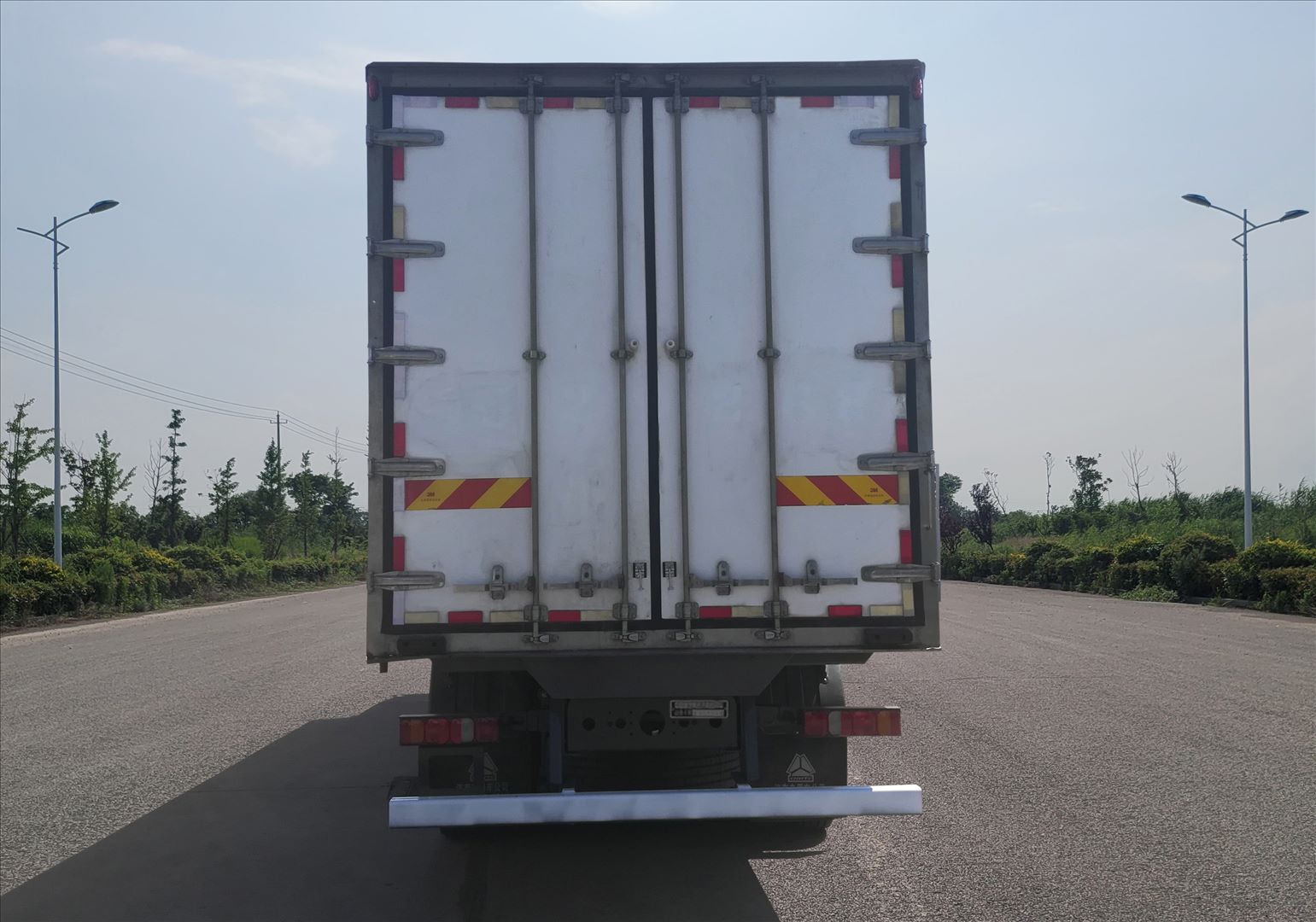 汕德卡牌ZZ5326XLCV466HF1K冷藏車公告圖片