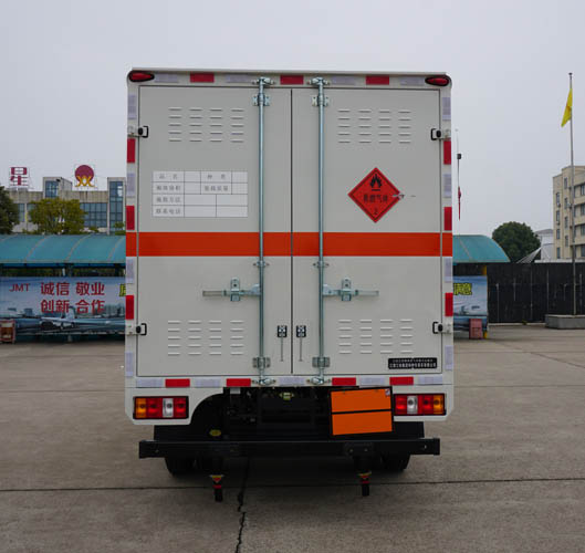 江鈴江特牌JMT5040XRQXGA26易燃?xì)怏w廂式運(yùn)輸車公告圖片