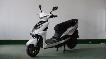 电动两轮摩托车