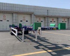 集装箱运输半挂车