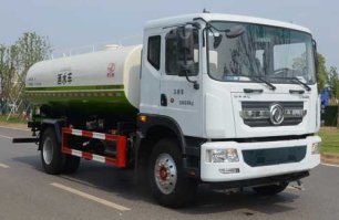 洒水车