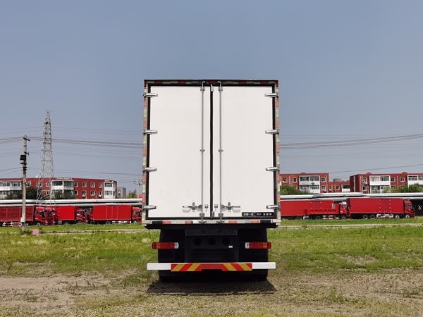 解放牌CA5310XLCP66K24L7T4A1E6冷藏車公告圖片