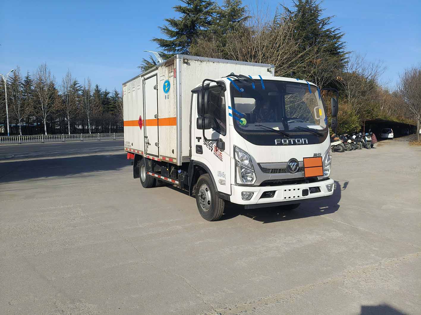 春星牌ZZT5043XRQ-6易燃气体厢式运输车