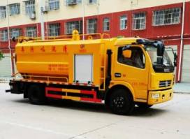东风股份多利卡D7 CLW5121GQW6清洗吸污车