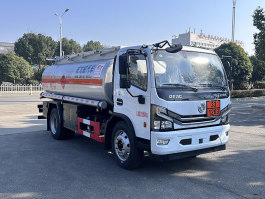 东风股份多利卡D7 CLQ5120GYY6E运油车