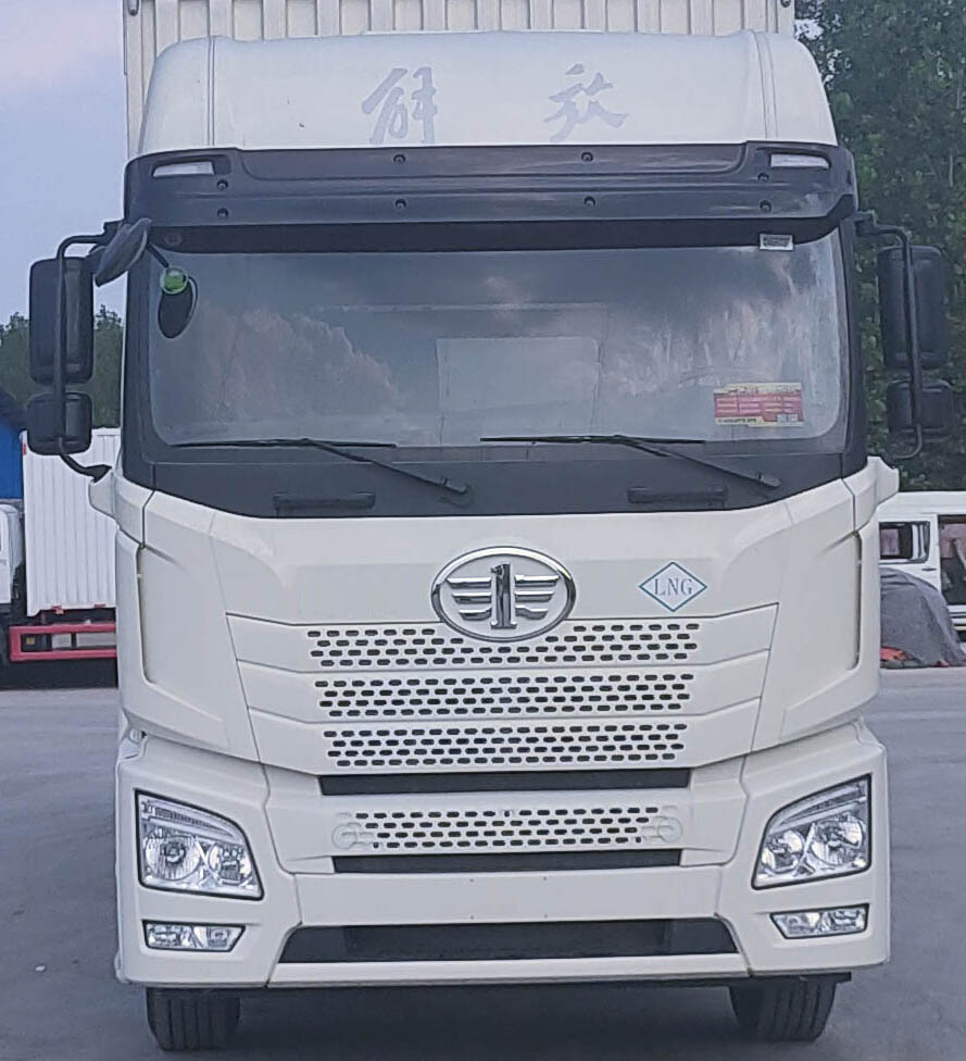 解放牌CA5260XXYP25K15L7T1NE6A80廂式運輸車公告圖片