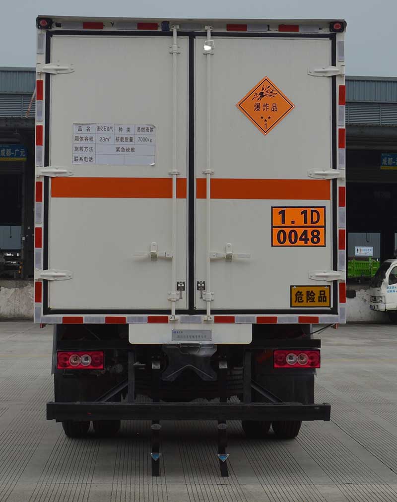 爆破器材运输车图片