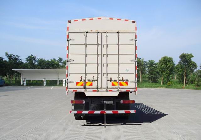 豪沃牌ZZ5167CCYN501GF1CL倉(cāng)柵式運(yùn)輸車(chē)公告圖片