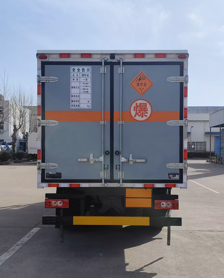 新飞牌XKC5100XQY6B爆破器材运输车公告图片