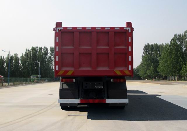 豪沃牌ZZ5317ZLJV356GF1自卸式垃圾車公告圖片