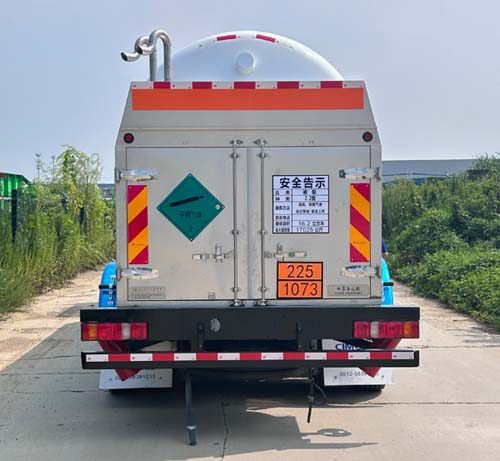 圣達(dá)因牌SDY5321GDYY低溫液體運(yùn)輸車公告圖片