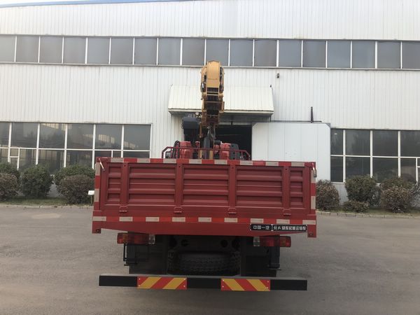 解放牌CA5180JSQP62K1L2A1E6隨車(chē)起重運(yùn)輸車(chē)公告圖片