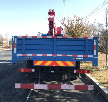 解放牌CA5250JSQP1K2L5T1E6A81隨車起重運(yùn)輸車公告圖片