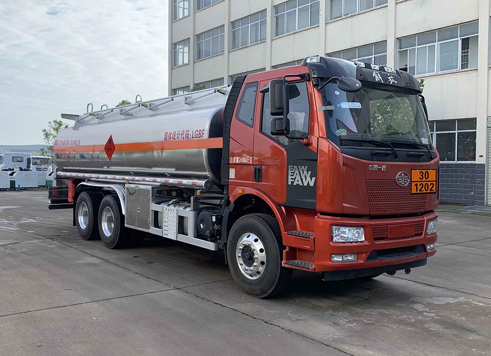 楚飞牌CLQ5260GYY6CA铝合金运油车