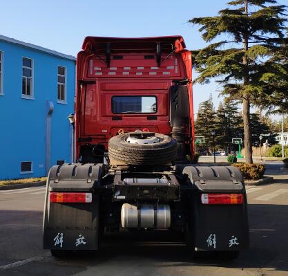 CA4250P26K15T1E6A80 解放牌490马力后双桥,后八轮柴油国六平头柴油牵引车图片