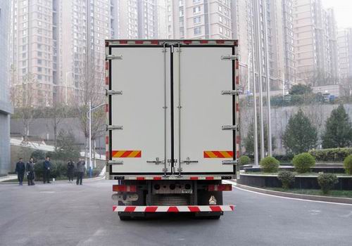 豪沃牌ZZ5327XLCV466HF1K冷藏車公告圖片