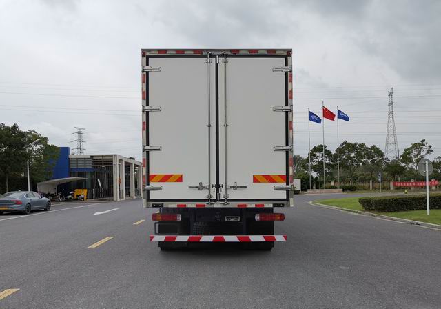 豪沃牌ZZ5317XLCN466GF1冷藏車公告圖片