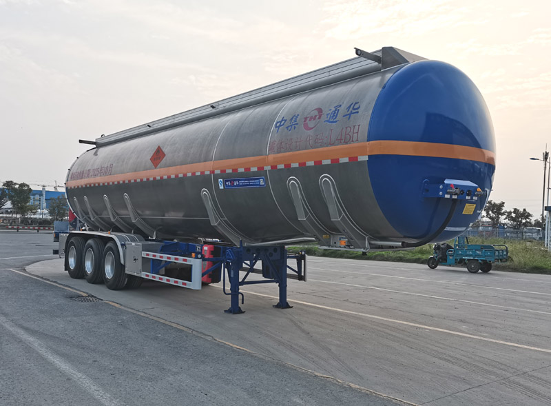 通华牌12.6米34.3吨3轴铝合金易燃液体罐式运输半挂车(THT9401GRYF1)